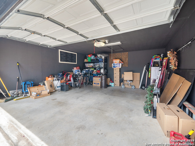 Listing photo id 38 for 4443 Canary Bnd