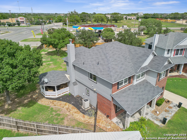 Listing photo id 39 for 4443 Canary Bnd