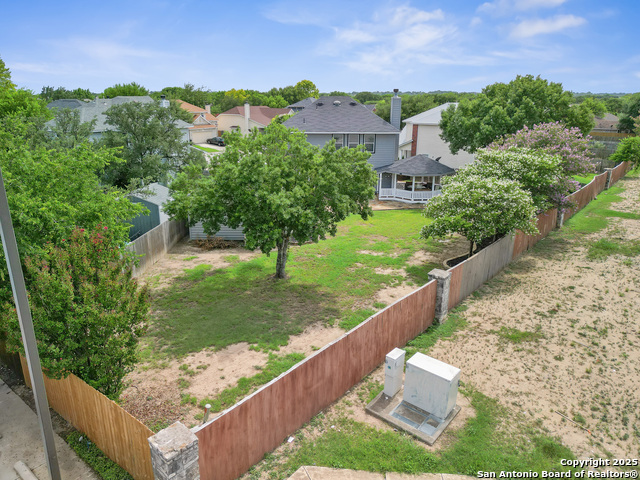 Listing photo id 42 for 4443 Canary Bnd