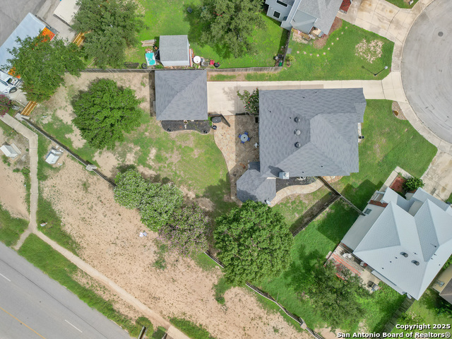 Listing photo id 44 for 4443 Canary Bnd