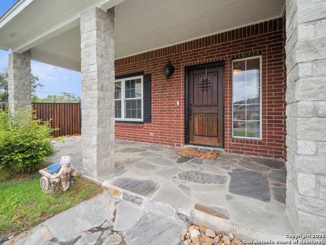 Listing photo id 3 for 4443 Canary Bnd