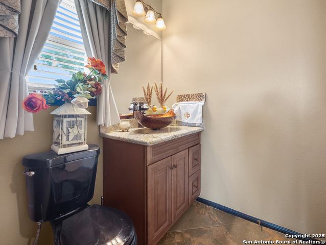 Listing photo id 6 for 4443 Canary Bnd