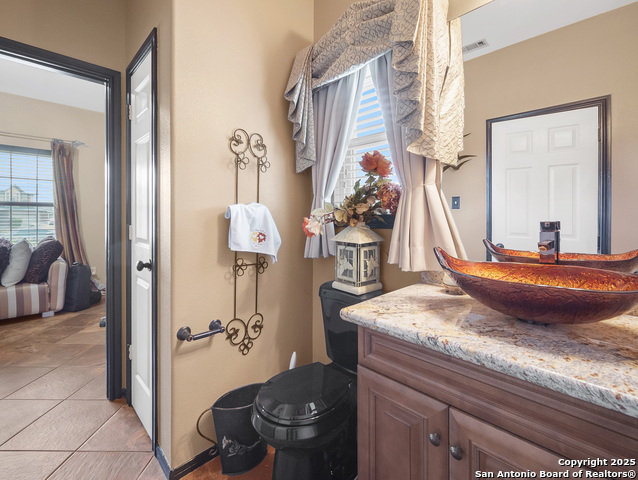 Listing photo id 7 for 4443 Canary Bnd