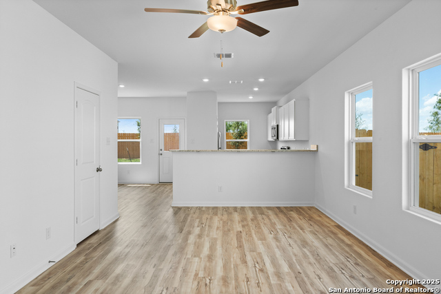 Listing photo id 3 for 4455 Caracara Court