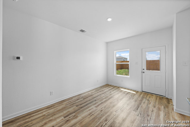 Listing photo id 5 for 4455 Caracara Court