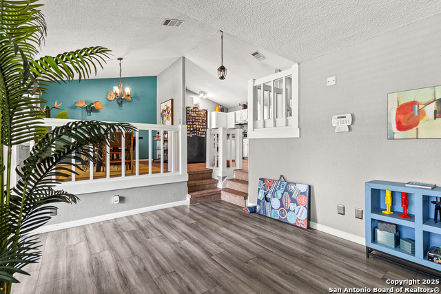 Listing photo id 8 for 13914 Woodbreeze