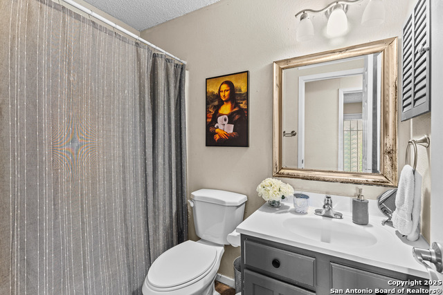 Listing photo id 13 for 13914 Woodbreeze