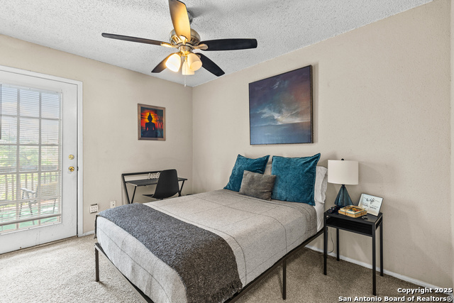 Listing photo id 14 for 13914 Woodbreeze