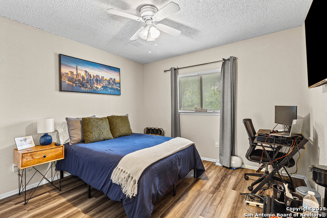 Listing photo id 16 for 13914 Woodbreeze