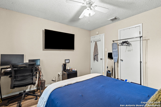 Listing photo id 17 for 13914 Woodbreeze