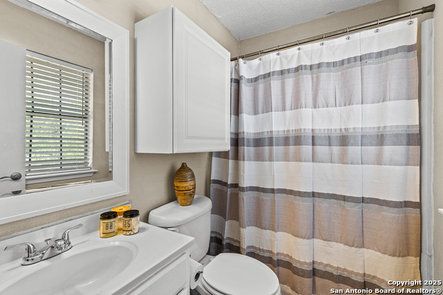 Listing photo id 21 for 13914 Woodbreeze