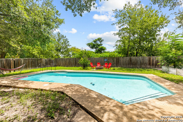Listing photo id 27 for 13914 Woodbreeze