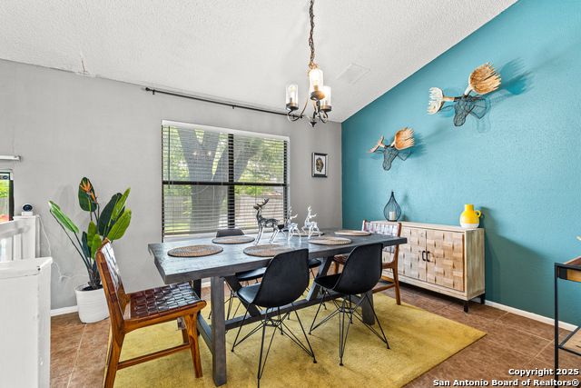 Listing photo id 5 for 13914 Woodbreeze