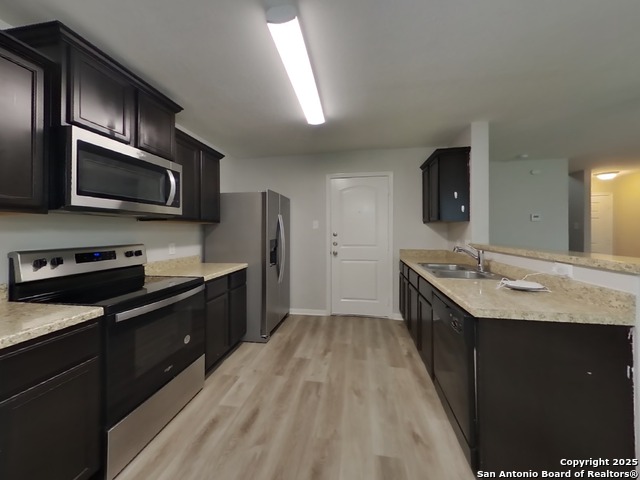 Image 4 of 15 For 3835 Southton