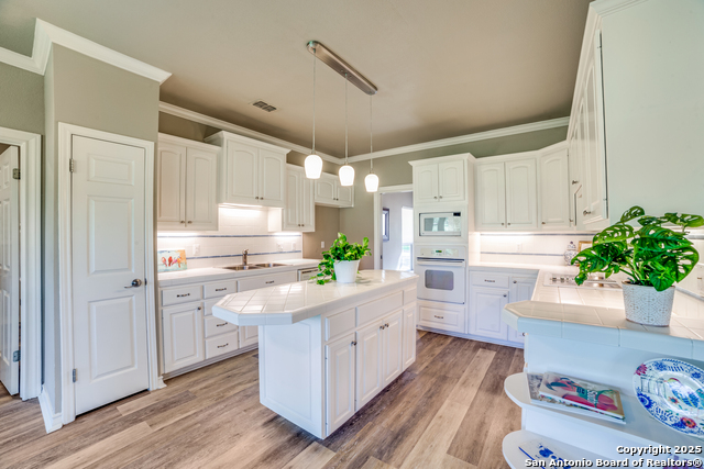 Listing photo id 11 for 29435 Fairway Bluff