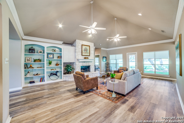 Listing photo id 5 for 29435 Fairway Bluff