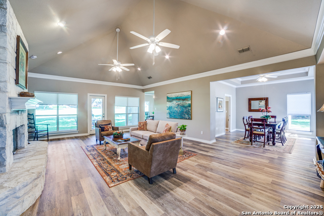 Listing photo id 6 for 29435 Fairway Bluff