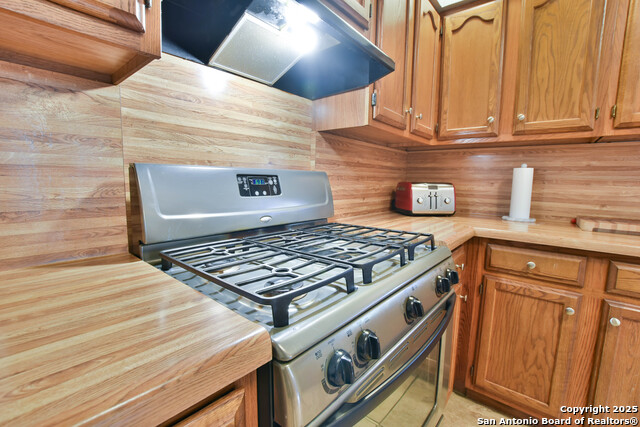 Image 10 of 39 For 608 Mulberry Ave E
