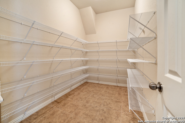 Listing photo id 21 for 12606 Ozona