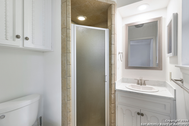 Image 16 of 41 For 2107 Orange Blossom St