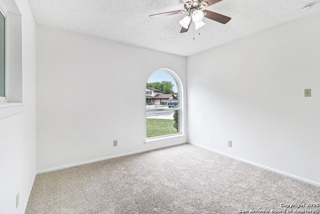 Image 20 of 41 For 2107 Orange Blossom St