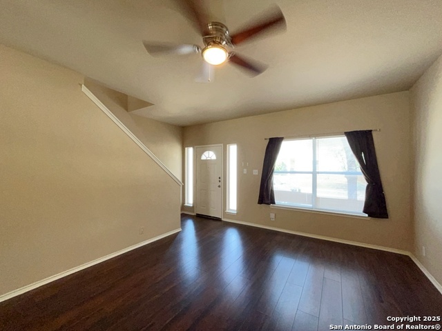 Image 9 of 36 For 5518 Painter Green