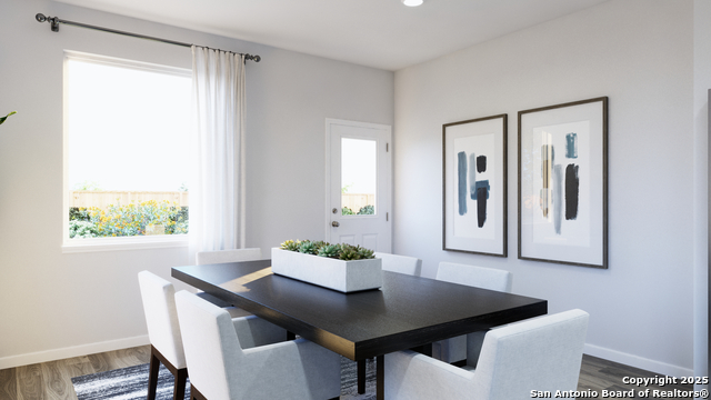 Listing photo id 10 for 2039 Olivia Drive