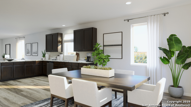 Listing photo id 11 for 2039 Olivia Drive