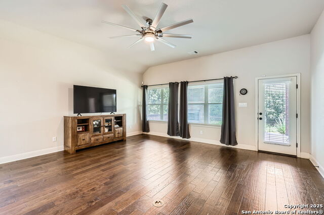 Listing photo id 10 for 28426 Joanie Kay