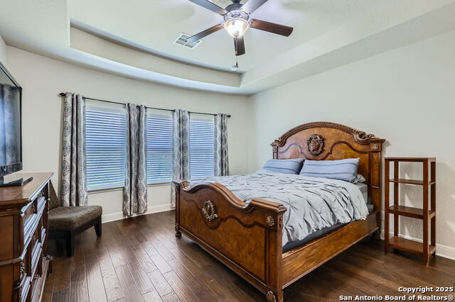Listing photo id 12 for 28426 Joanie Kay