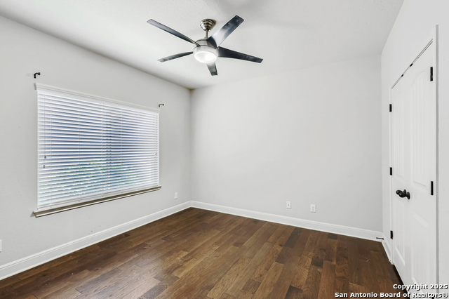Listing photo id 17 for 28426 Joanie Kay