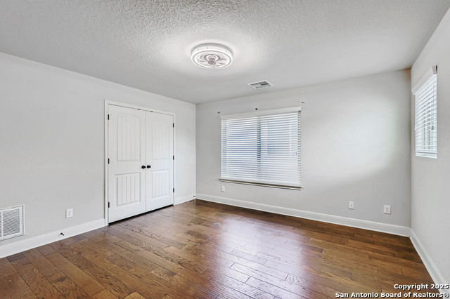 Listing photo id 24 for 28426 Joanie Kay