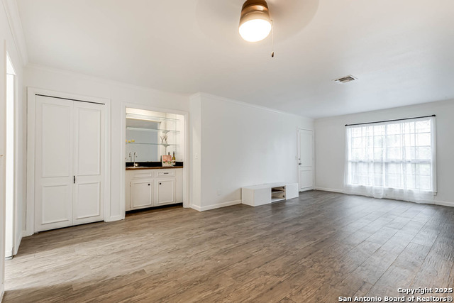Image 8 of 23 For 7926 Broadway  101