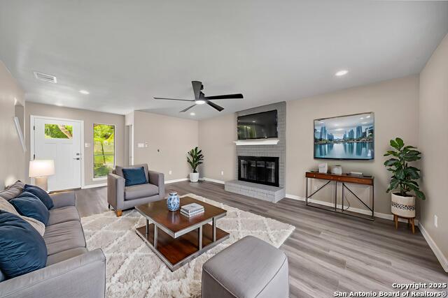 Listing photo id 8 for 7290 Shadow Ridge