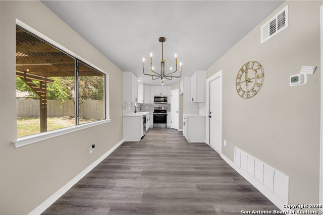 Listing photo id 11 for 7290 Shadow Ridge