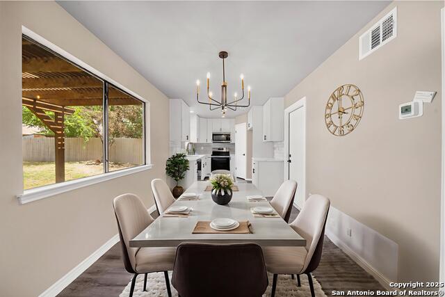 Listing photo id 12 for 7290 Shadow Ridge