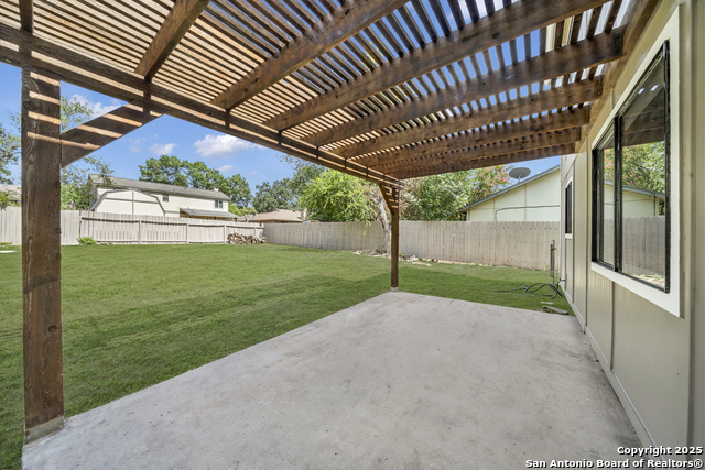 Listing photo id 2 for 7290 Shadow Ridge