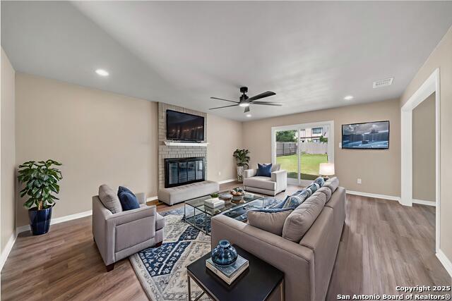 Listing photo id 4 for 7290 Shadow Ridge