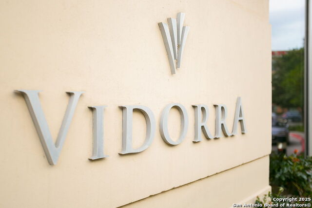 Details for 215 Center St 1104, San Antonio, TX 78202