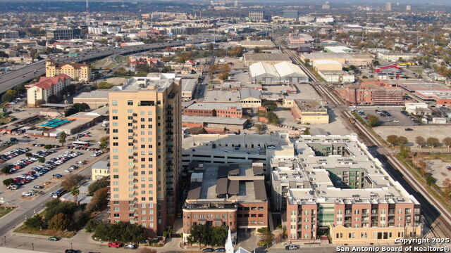 Image 11 of 42 For 215 Center St 1104