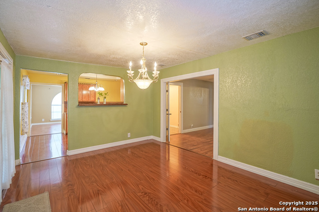 Listing photo id 12 for 314 Ranmar