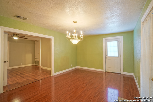 Listing photo id 13 for 314 Ranmar