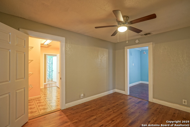 Listing photo id 16 for 314 Ranmar