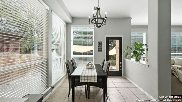 Listing photo id 14 for 2448 Woodbridge Way