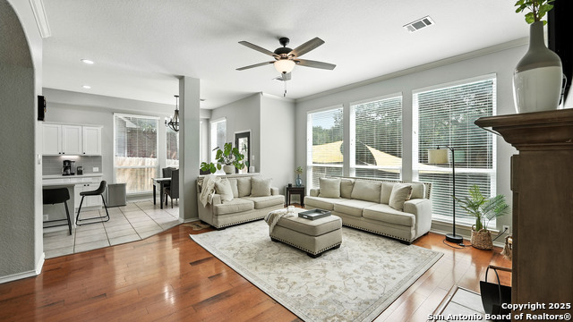 Listing photo id 16 for 2448 Woodbridge Way