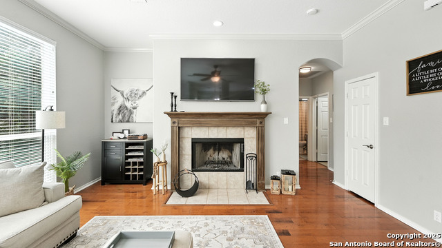 Listing photo id 19 for 2448 Woodbridge Way