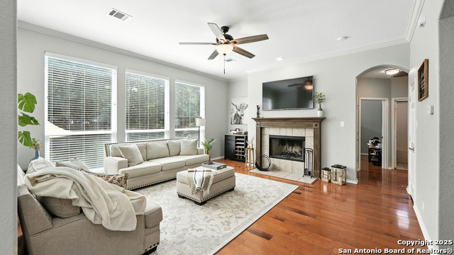 Listing photo id 21 for 2448 Woodbridge Way