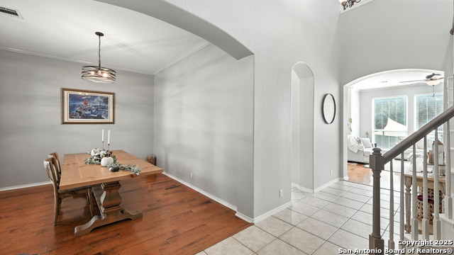 Listing photo id 1 for 2448 Woodbridge Way