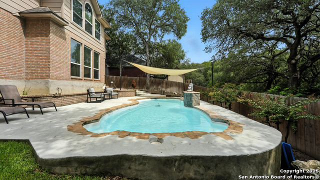 Listing photo id 44 for 2448 Woodbridge Way