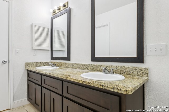 Image 16 of 29 For 13815 Laurel Hollow Dr.